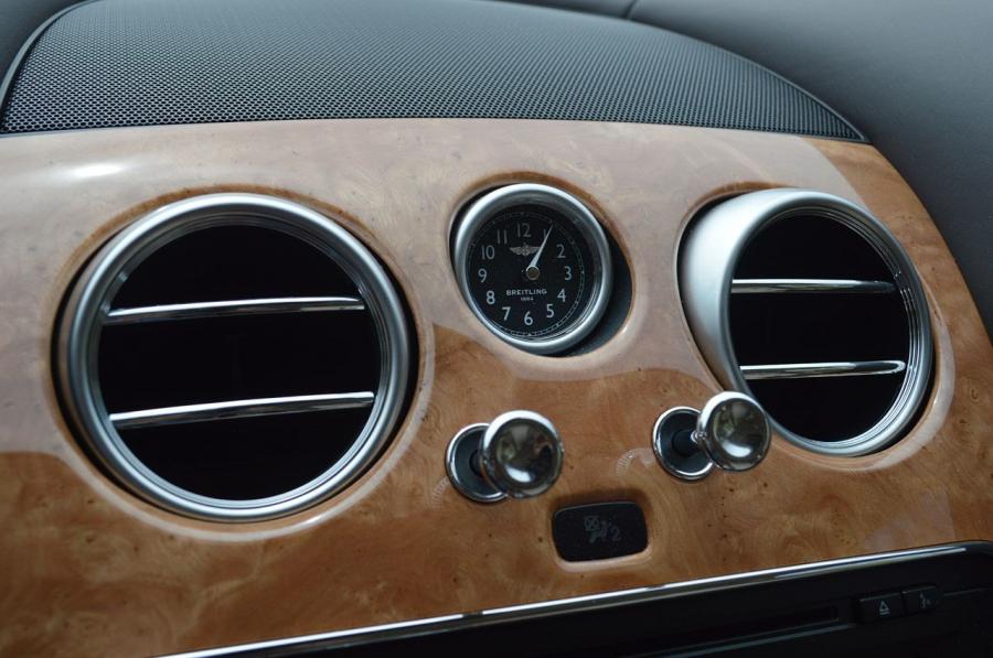 Детали интерьера Bentley Flying Spur 2014 года  (фото 33 из 63)